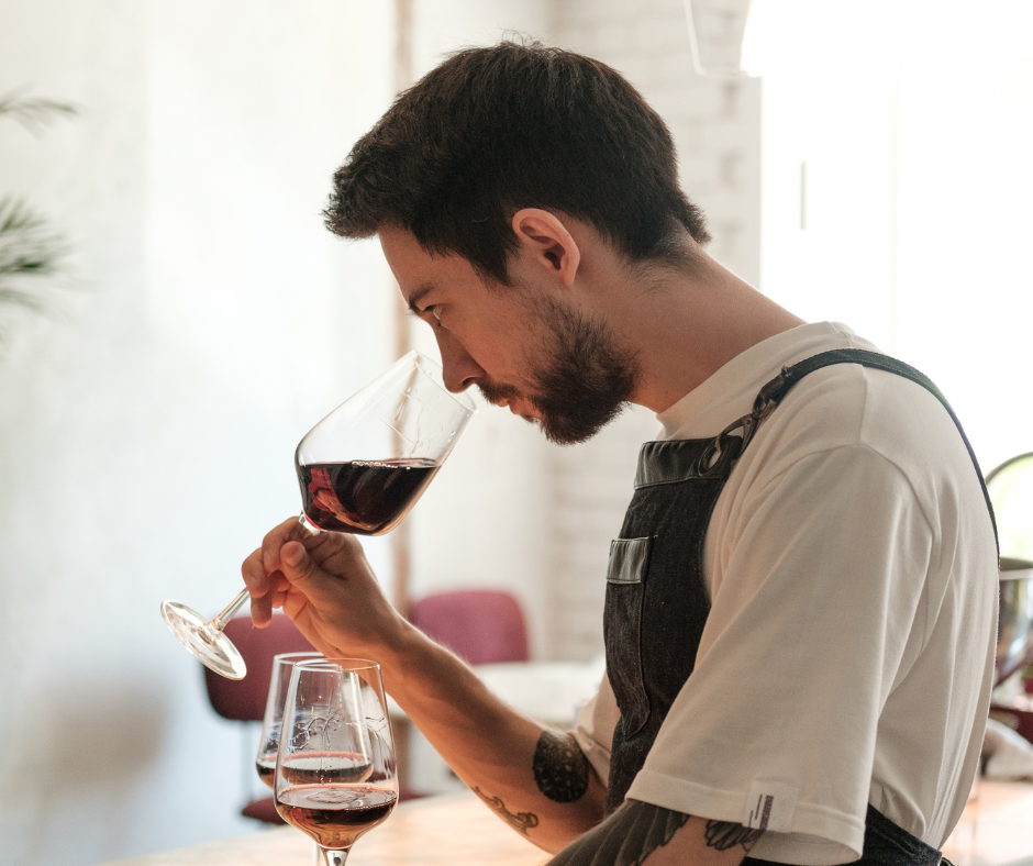 Quante volte annusare il vino? Le Regole del Galateo