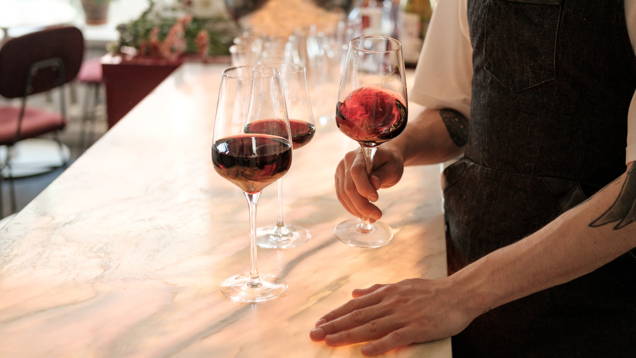 Why a wine glass should never be filled to the brim