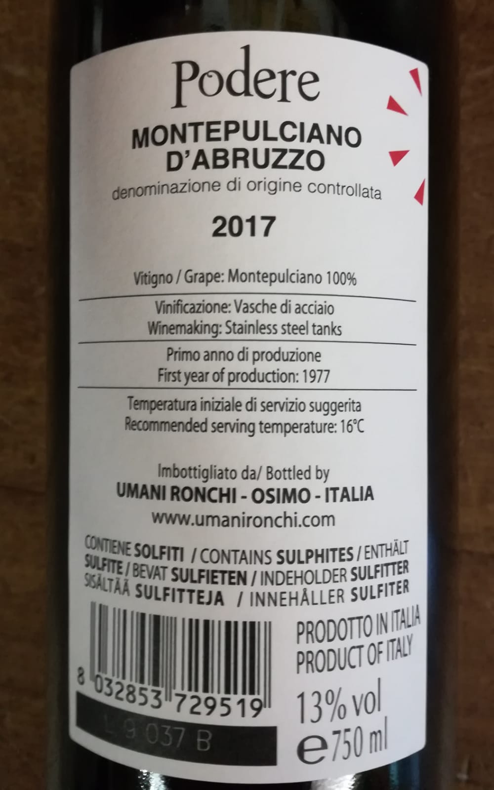 Come leggere l’etichetta di una bottiglia di vino