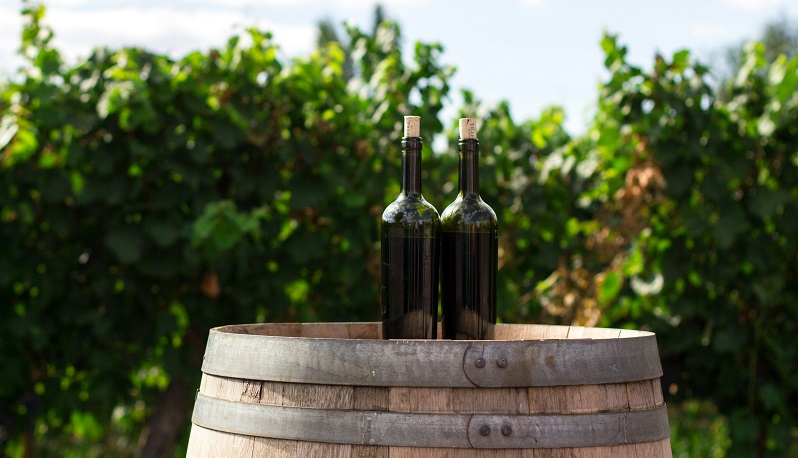 Notizie sul vino: dalle nuove norme sull'etichettatura ai Paesi in cui si consuma più vino, passando per il caso delle bottiglie trasparenti