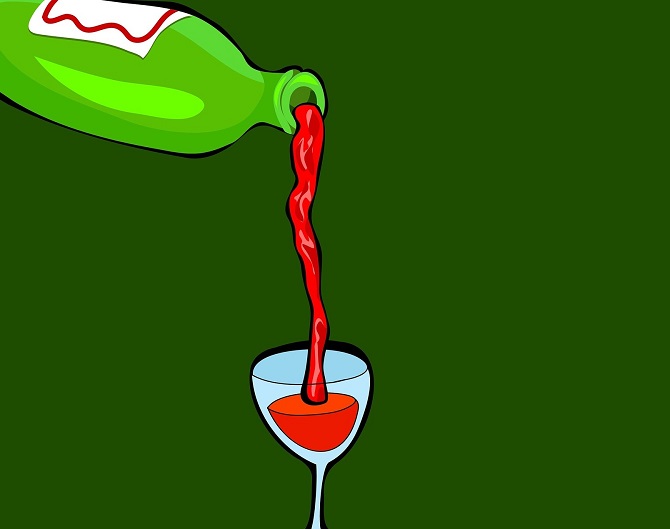 Come versare il vino senza macchiare la tovaglia: 5 pratici consigli 